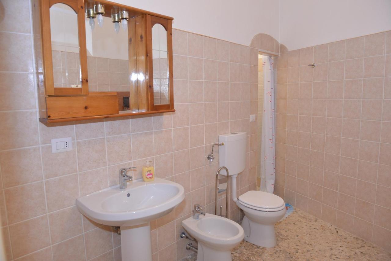 Ferienwohnung La Finestra Sul Cortile Da Alberto Avola Exterior foto